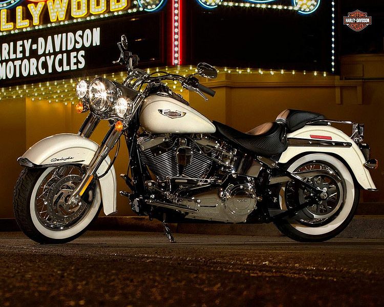 Harley Davidson FLSTN Softail Deluxe (2015)