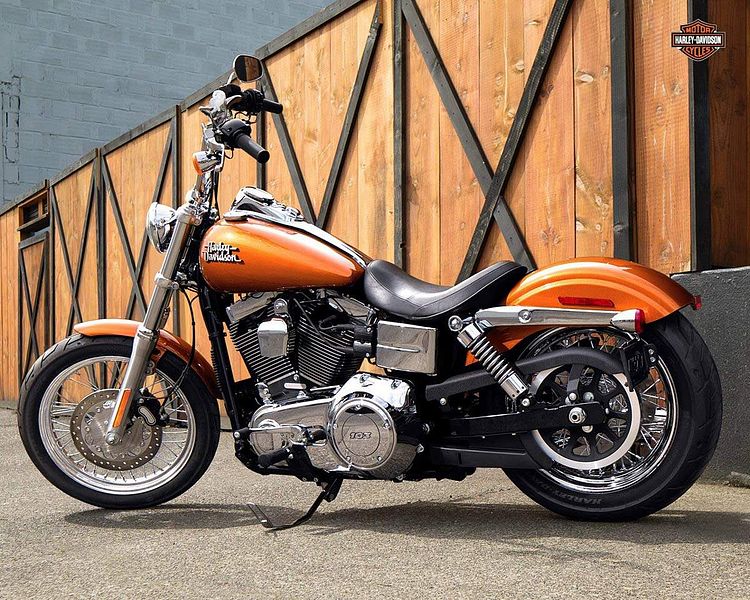 Harley Davidson Dyna Street Bob (2015)