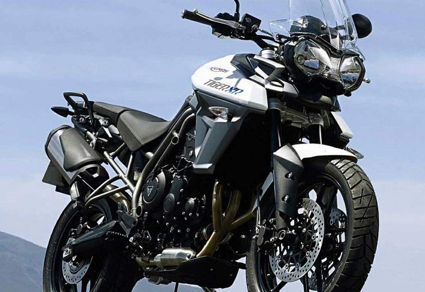 Triumph Tiger 800 Xrx 2017 18 Motorcyclespecifications Com