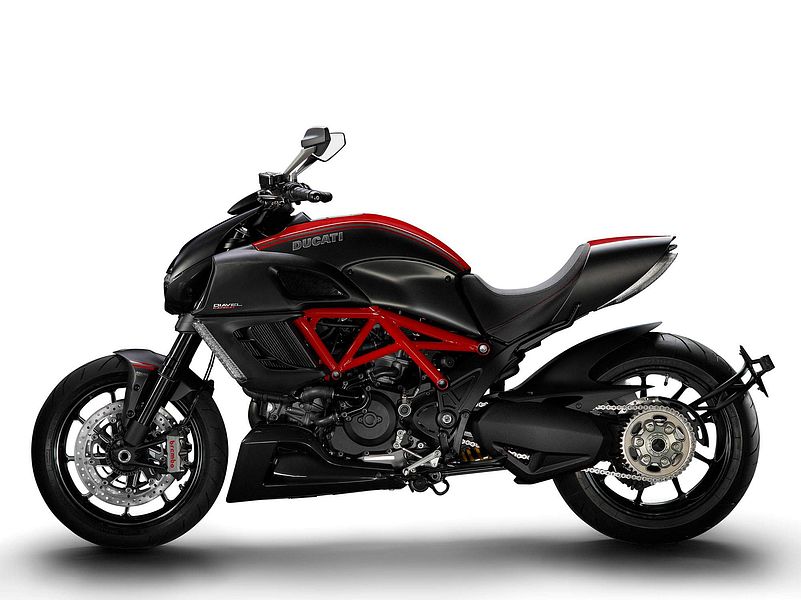 Ducati Diavel Carbon (2013)