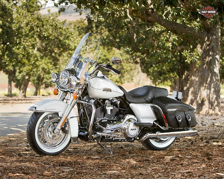 Harley Davidson FLHRS Road King Custom (2012-13)