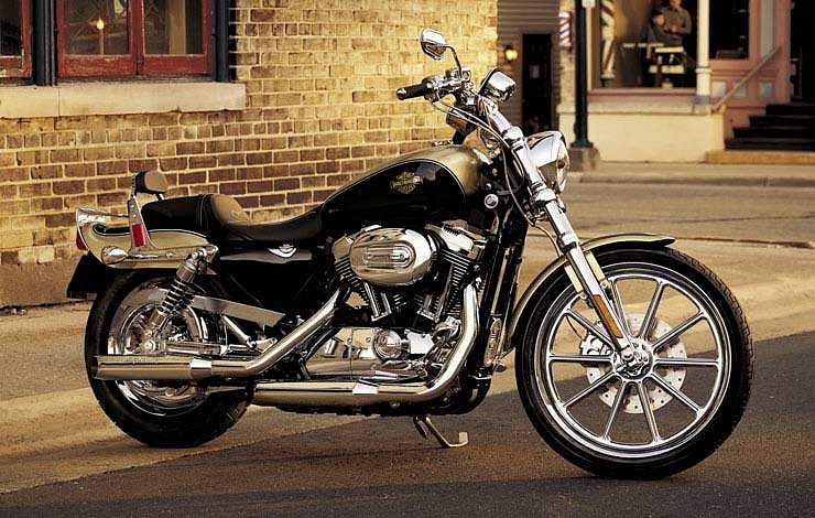 Harley Davidson XL1200C Sportster Custom (2006)