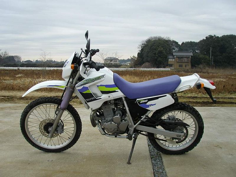 Honda XR250R ( )