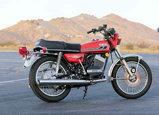 Yamaha RD250 (1975)