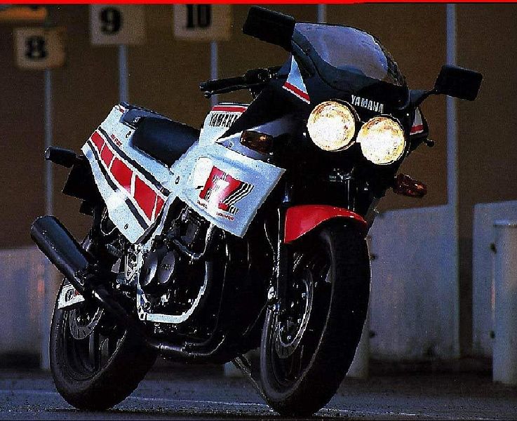 Yamaha FZR400R (1984)
