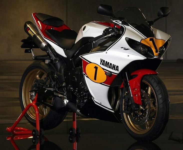 Yamaha R1 (2011)