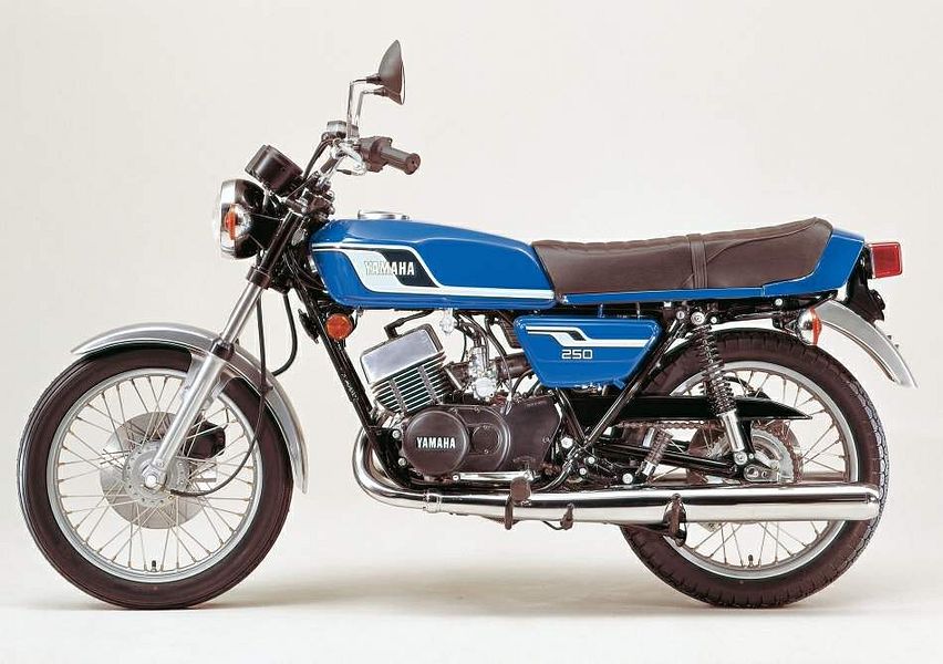 Yamaha RD250 (1977)